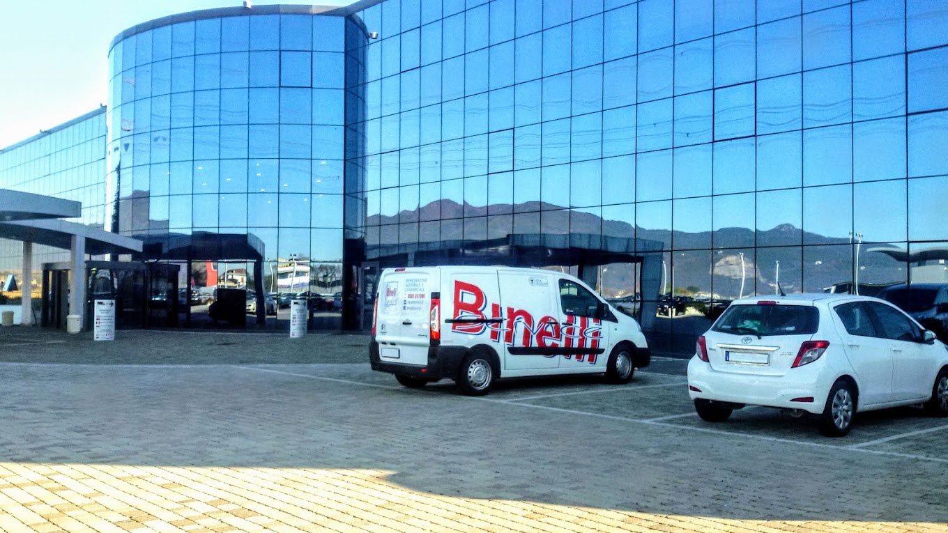 Rivolgiti a Binelli Service per: progettazione impianti di refrigerazione, assistenza celle frigorifere, manutenzione ordinaria.